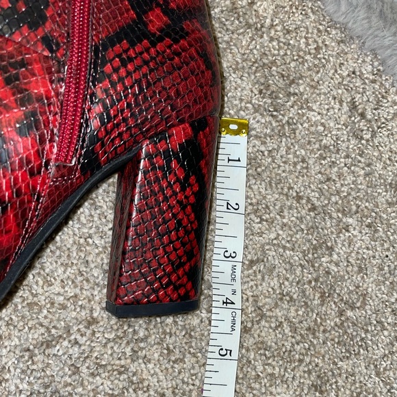 Doralee by JLO, tall boots - Picture 5 of 8